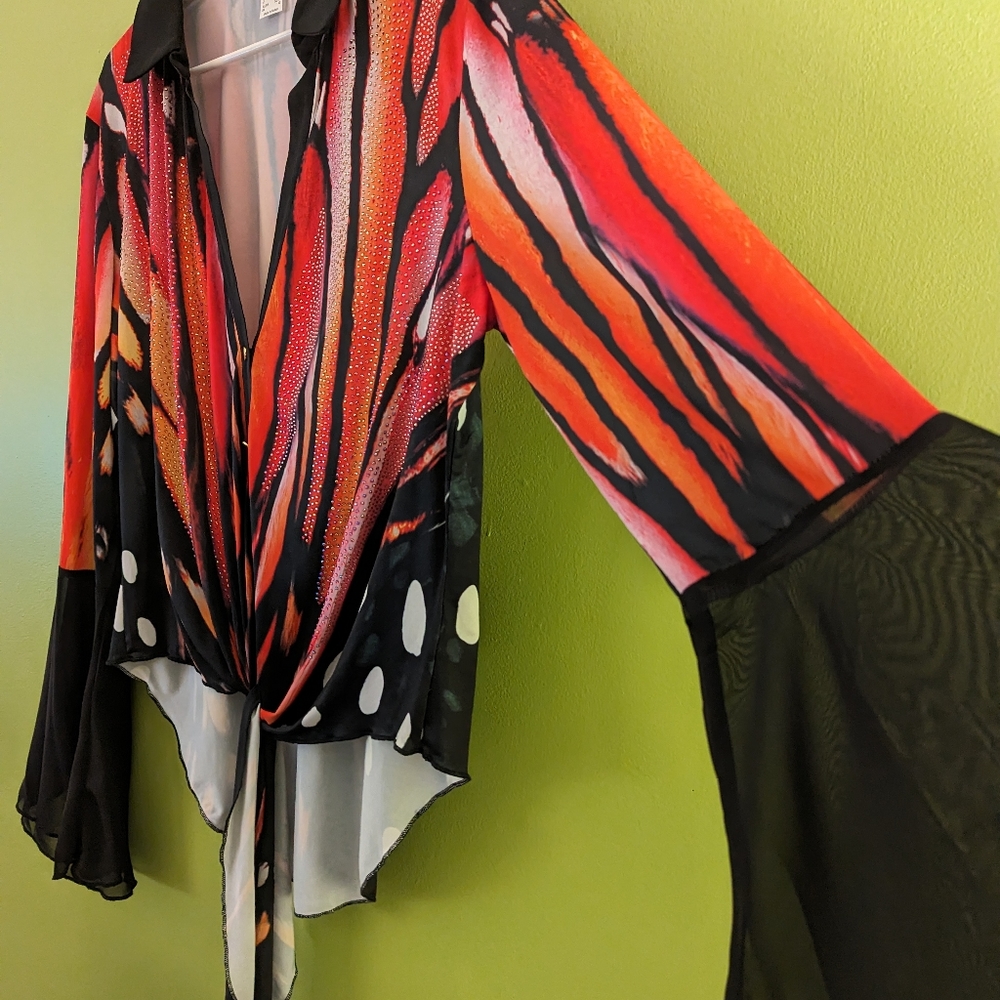 Monarch butterfly tie front blouse. NWT never worn